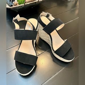 MONTIGO BAY CLUB WEDGE SANDALS
